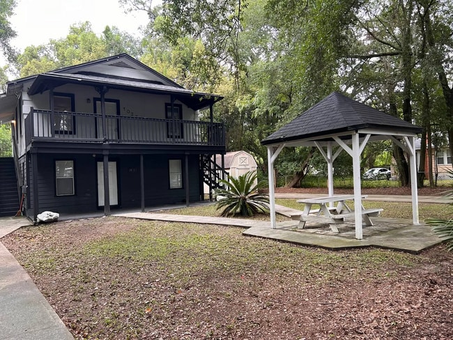 Building Photo - 1035 Maynard St