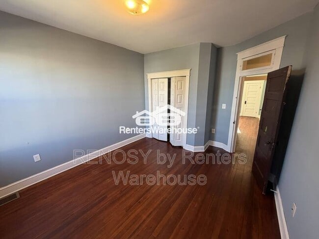 Building Photo - 400 Lyndhurst St