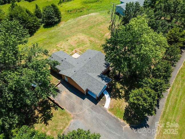 Primary Photo - 109 Avery Dr
