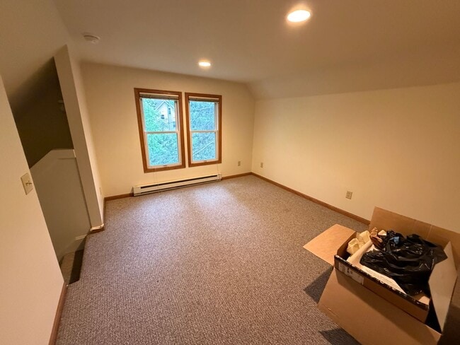 Building Photo - 419 W Doty St