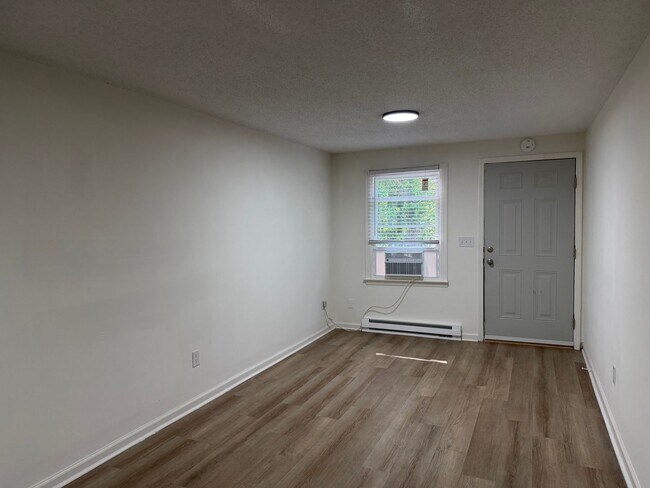 Building Photo - 78 Oak Ridge Dr