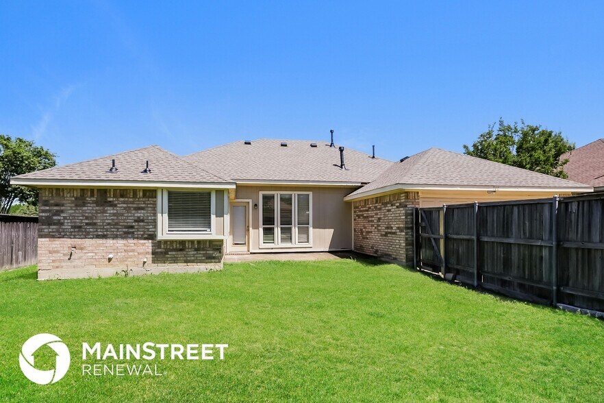 Building Photo - 740 Regalwood Dr