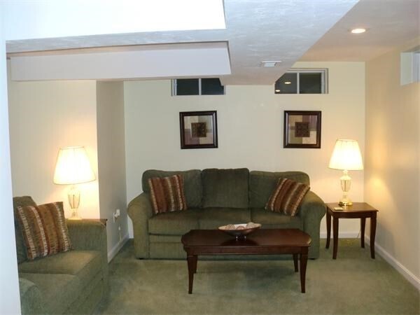 Building Photo - 116 Weatherstone Dr
