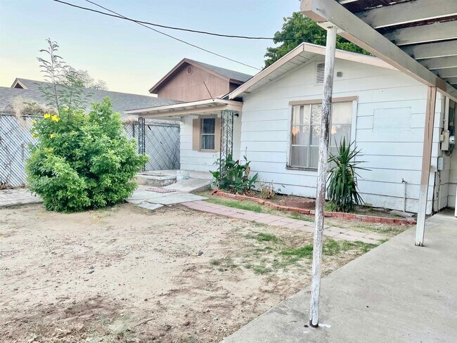 Building Photo - 3211 Galveston St