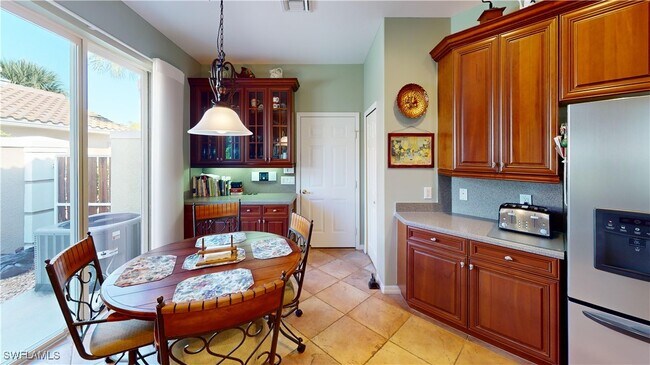 Building Photo - 9364 Trieste Dr