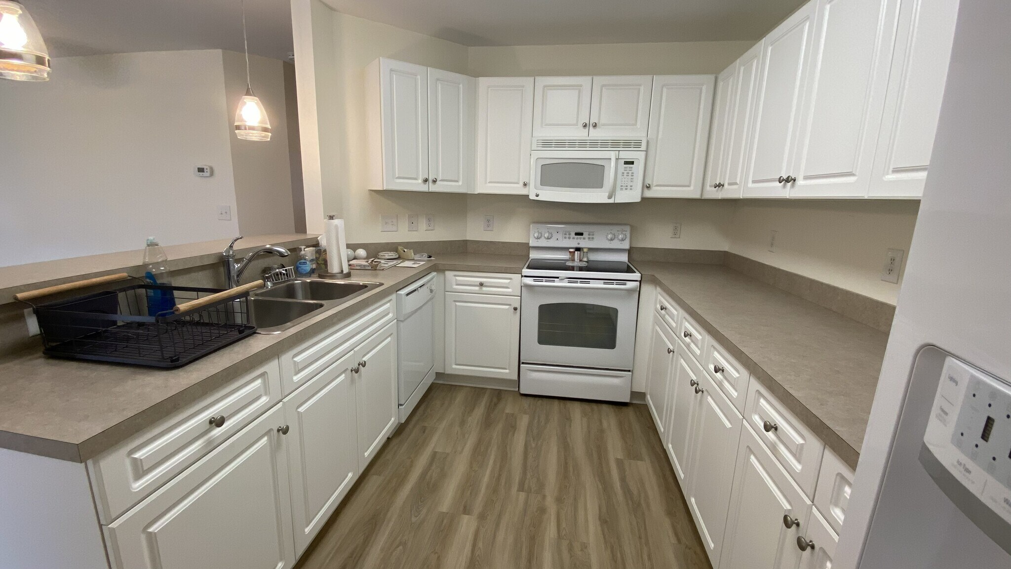 Building Photo - 1041 Bridgeport Way