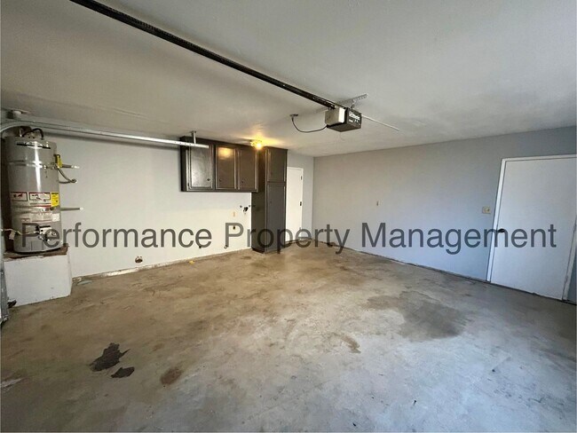 Building Photo - 7508 Stockdale Hwy