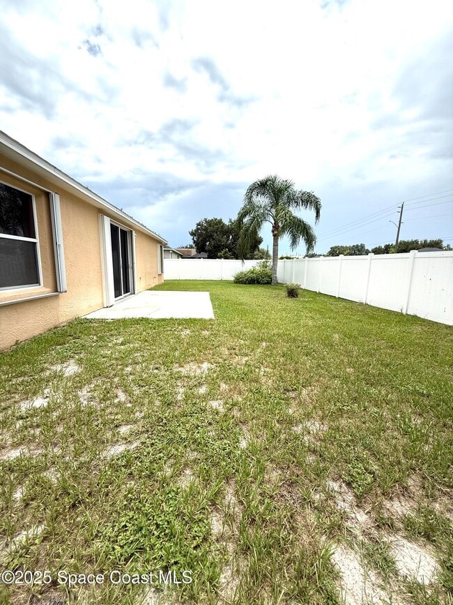 Building Photo - 1470 Kodak Dr