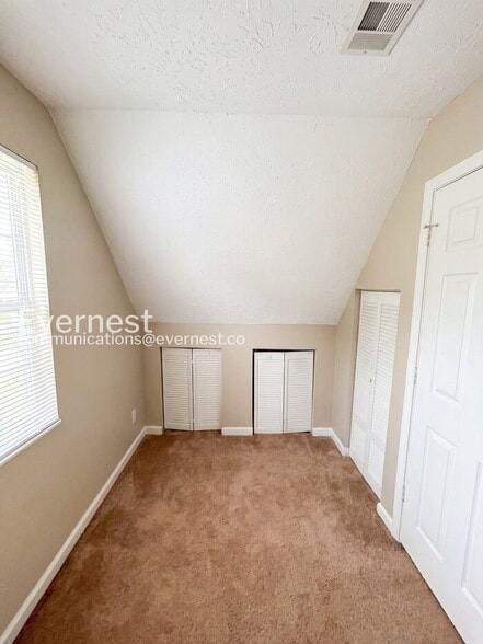 Building Photo - 2771 Skyland Dr NE