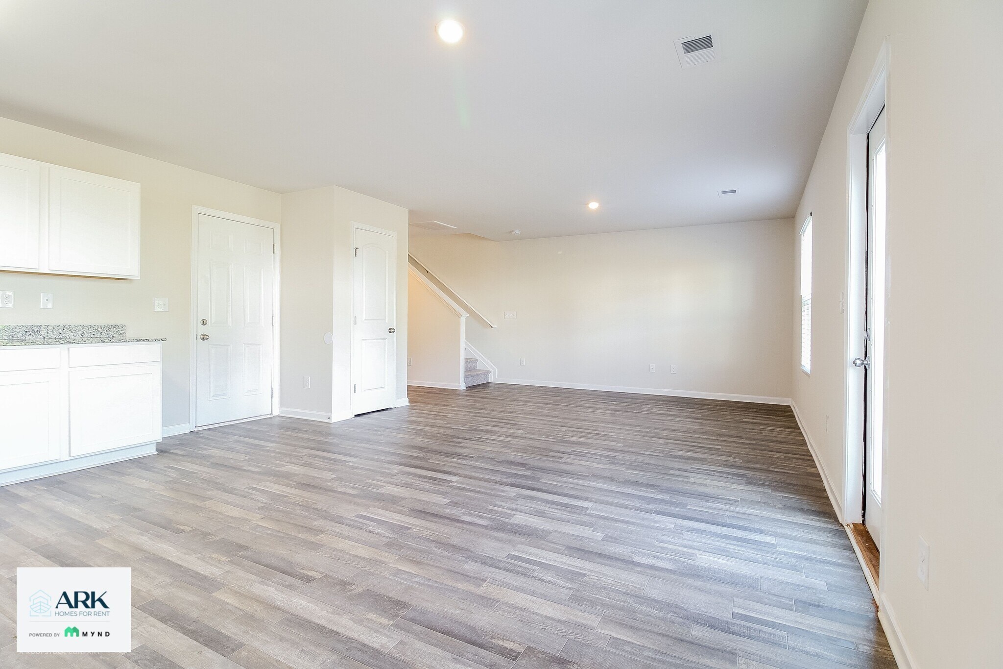 Building Photo - 17 Carters Grn Dr