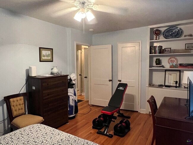 Building Photo - 145 Holmes Ave