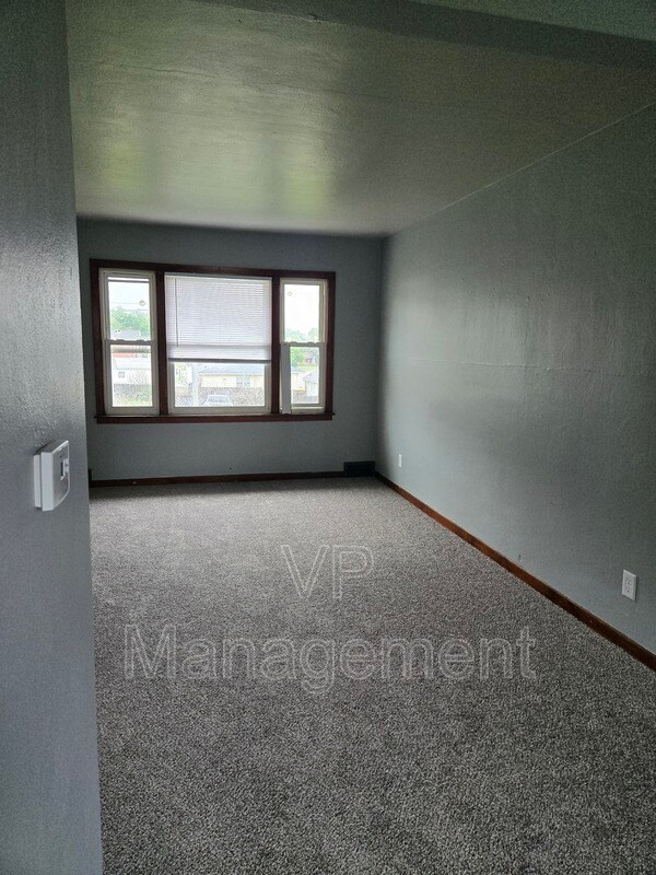 Building Photo - 418 23rd St