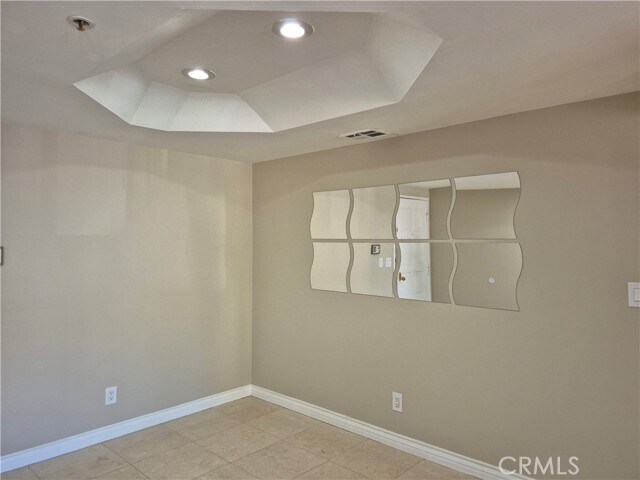 Building Photo - 335 S Sierra Madre Blvd