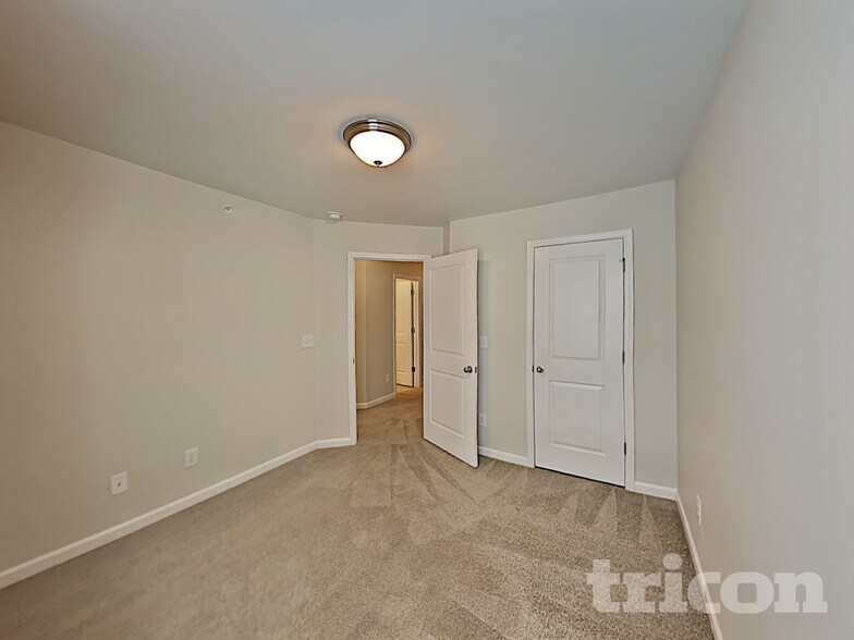 Building Photo - 305 Woodfern Ct
