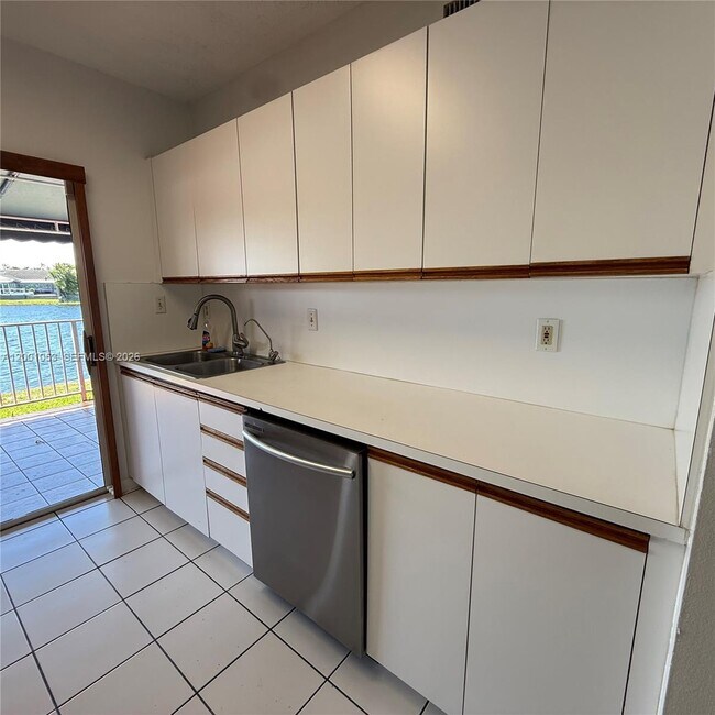 Building Photo - 6980 NW 173rd Dr