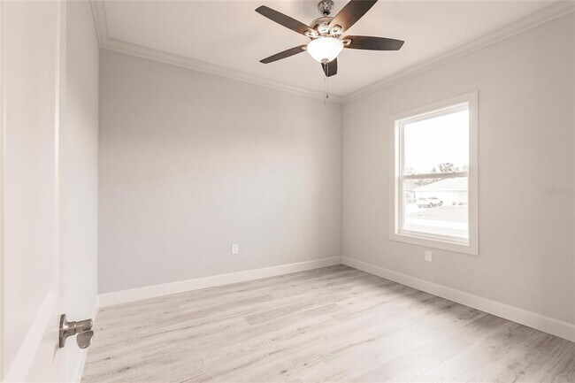 Building Photo - 236 Long Meadow Ln S