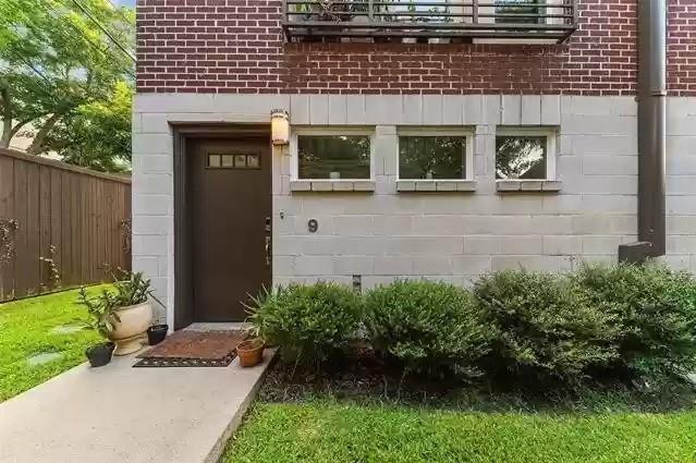 Building Photo - 5711 Ross Ave