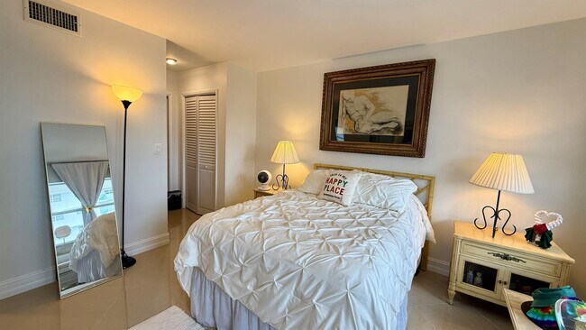 Building Photo - 1630 N Ocean Blvd