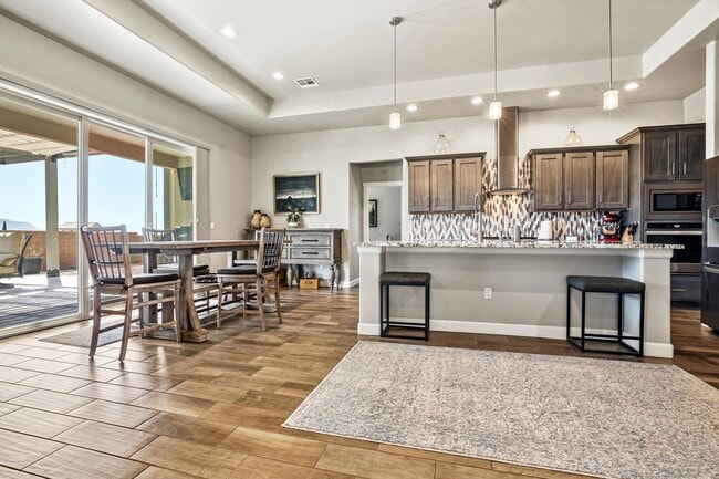 Building Photo - Beautifully Maintained 3 Bedroom Home in Mesa Village