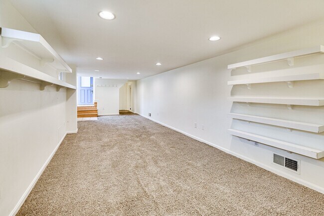 Building Photo - 5610 Wilson Blvd