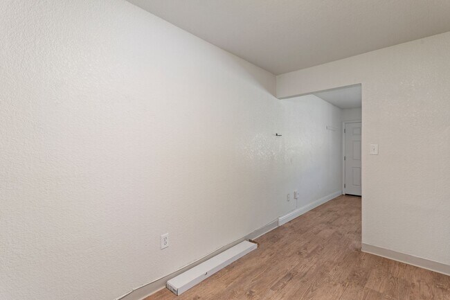 Building Photo - 521nha