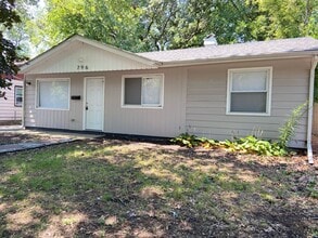 Building Photo - Newly Renovated 3 Bedroom Home With Centra...