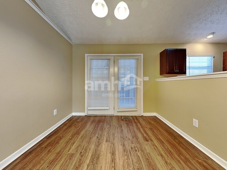 Building Photo - 1324 Hunters Way Ct