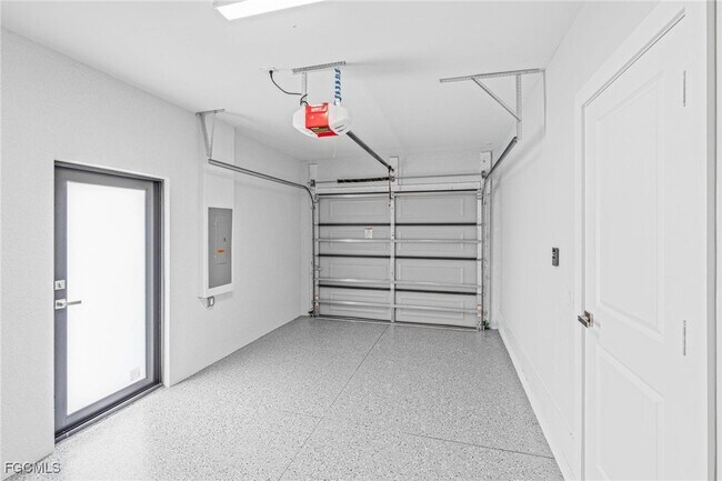 Building Photo - 633 Windermere Dr
