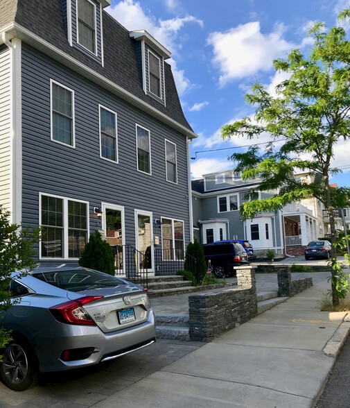 Primary Photo - 67 Clarendon Ave