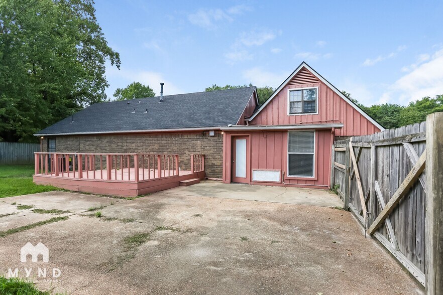 Building Photo - 6827 Starkenburg Ln