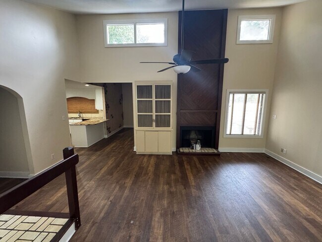 Building Photo - 3 Bedroom 3 Bath Beauty on Golf Course with Wet Bar and Storage Building