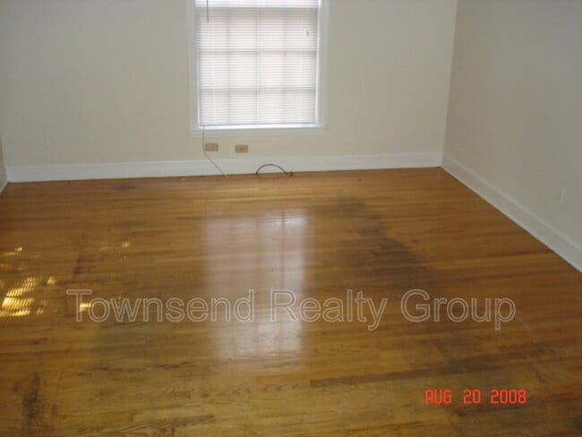 Building Photo - 5720 Londonderry Rd