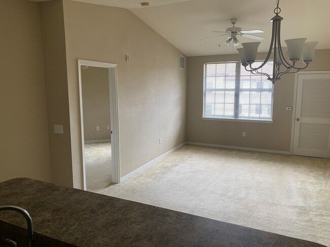 Building Photo - Spacious 1 Bedroom in Registry at Michigan Park