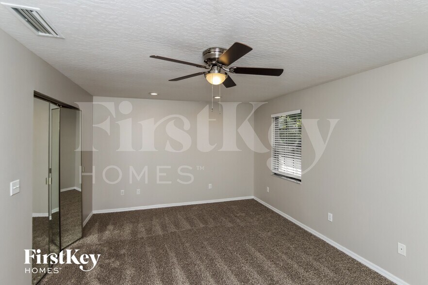 Building Photo - 419 Seahorse Cir SE