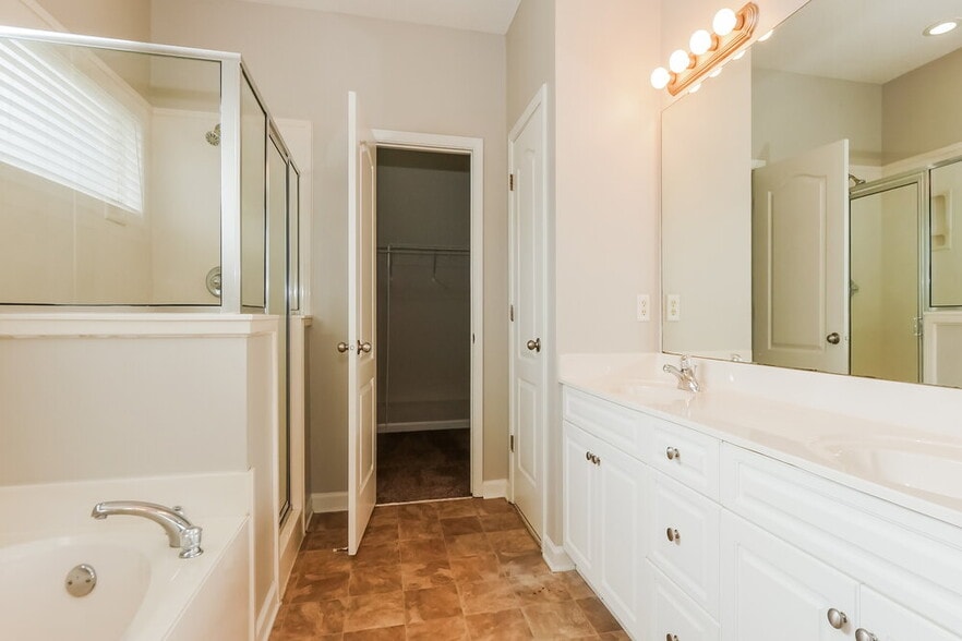 Building Photo - 10076 Sutton Ridge Ln