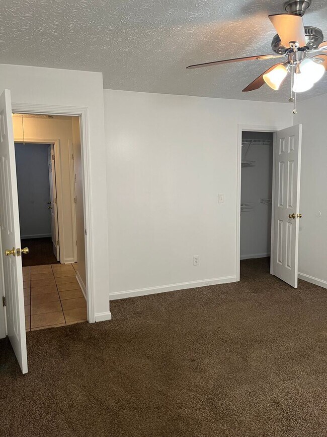 Building Photo - 5409 Sugarmill Dr