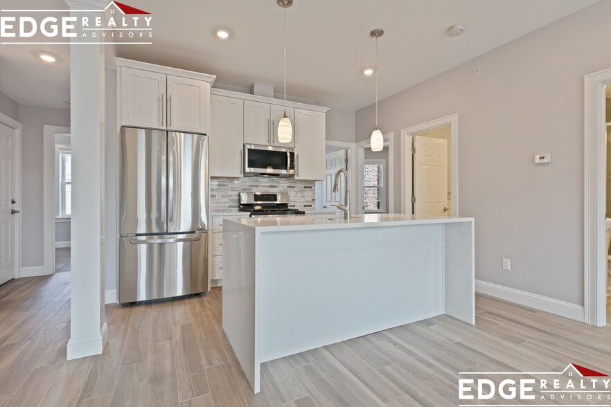 Building Photo - 146 Sutherland Rd