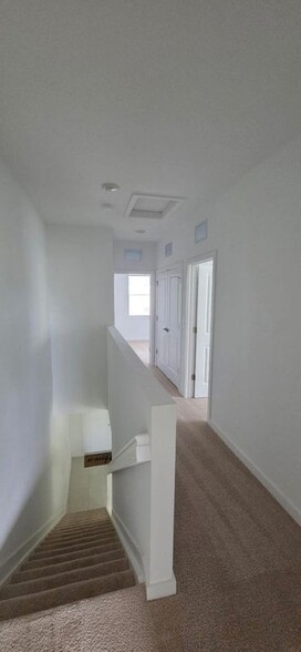 Building Photo - 202 Lakeside Lndg Dr