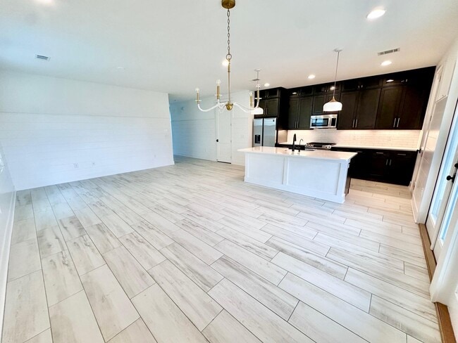 Building Photo - 94 Woodshire Dr