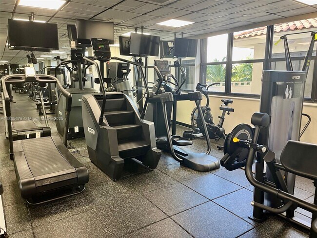 Building Photo - 5757 Collins Ave