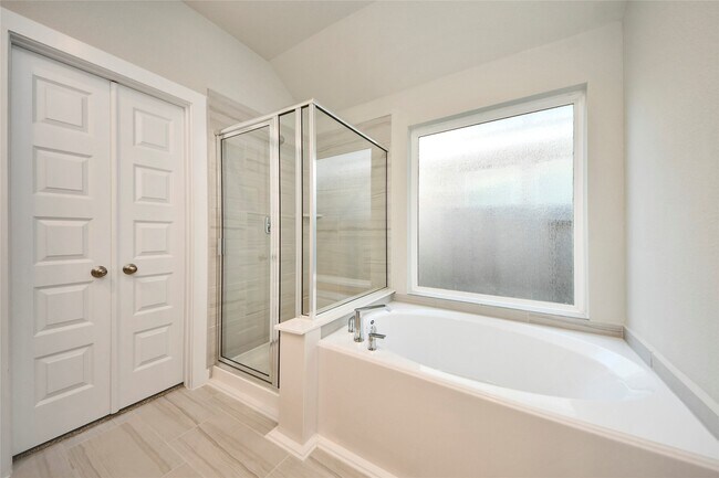 Building Photo - 11834 Maple Oak Dr