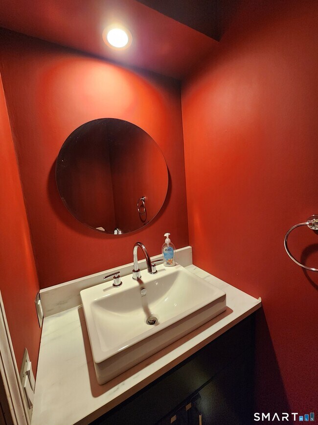 Building Photo - 55 Mill Plain Rd