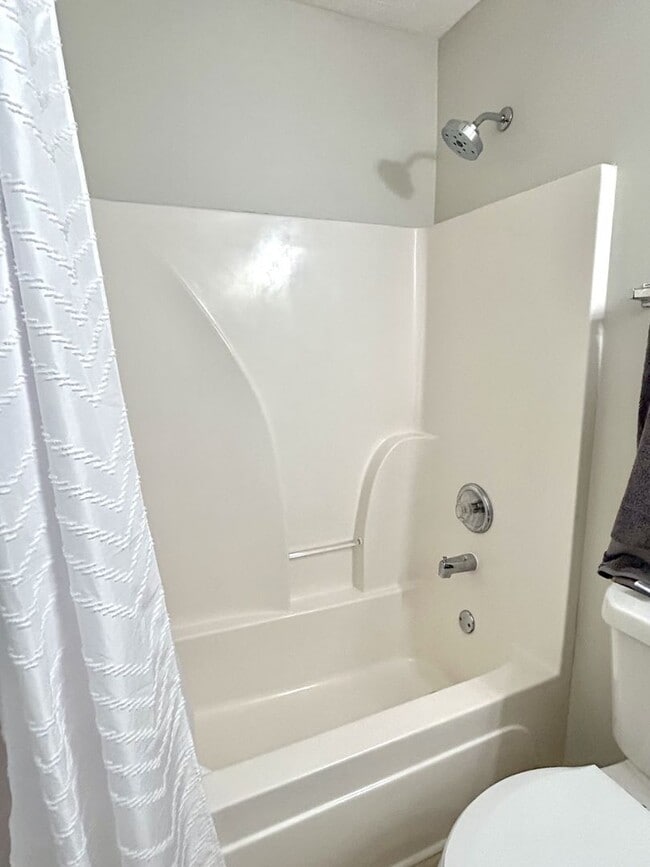 Building Photo - **UPDATED END-UNIT LENOX VILLAGE TOWNHOME ...