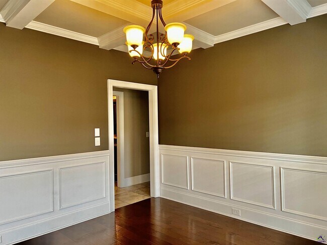 Building Photo - 609 Cannock Ct