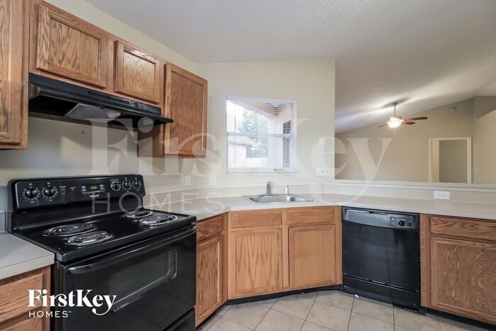 Building Photo - 7439 Little Pond Ct
