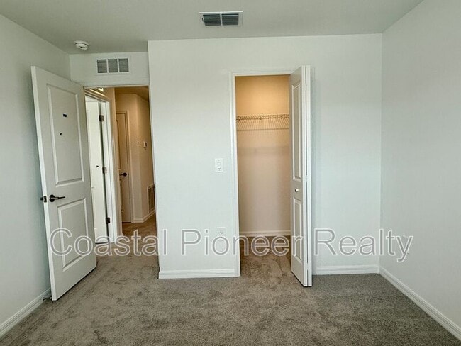 Building Photo - 9320 Bonita Mar Dr