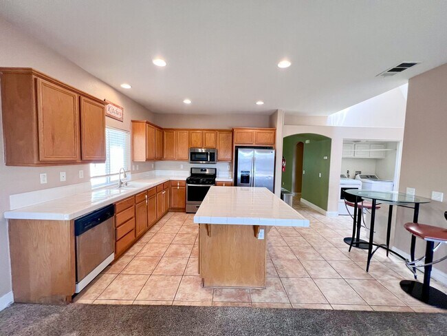 Building Photo - Wonderful 4 bedroom Single Story Murrieta Home for LEASE!