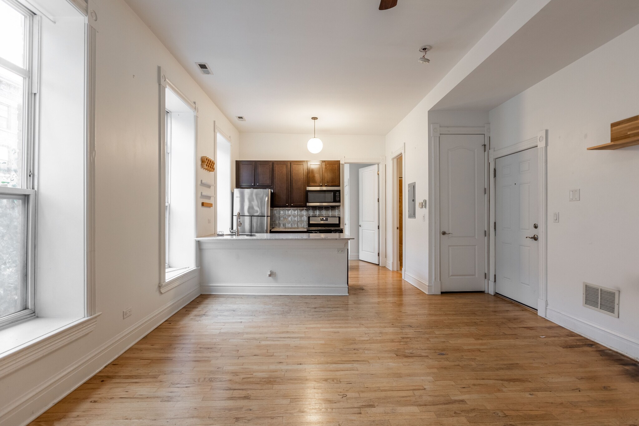 Building Photo - 1652 S Throop St