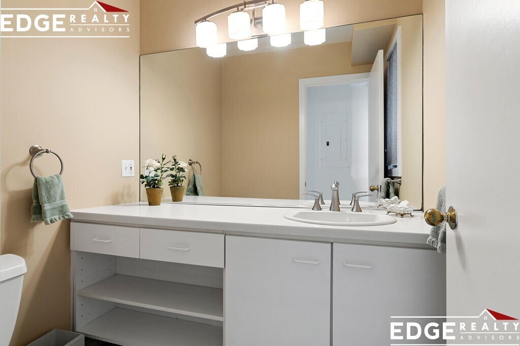 Building Photo - 241 Perkins St