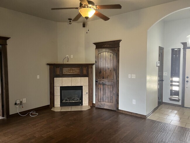 Building Photo - 10721 SW 31st Ct